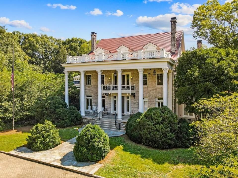 #15. 211 Deer Park Dr, Nashville